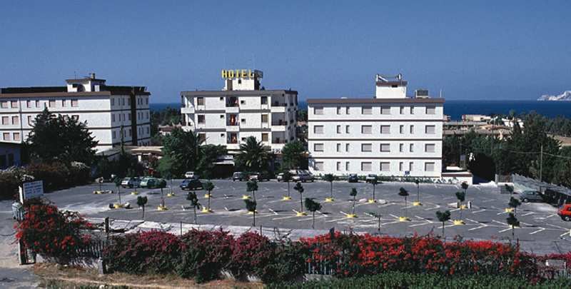 Hotel Califfo Quartu Sant'Elena Exterior photo