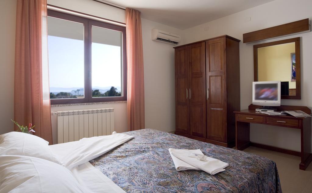 Hotel Califfo Quartu Sant'Elena Exterior photo