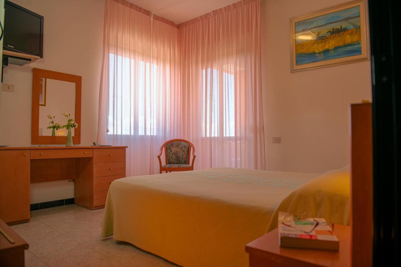 Hotel Califfo Quartu Sant'Elena Exterior photo