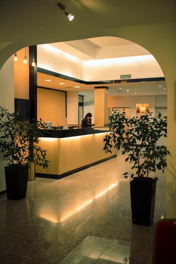Hotel Califfo Quartu Sant'Elena Exterior photo