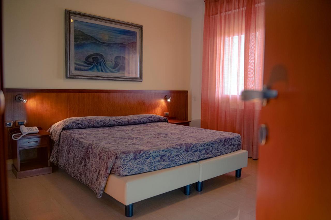 Hotel Califfo Quartu Sant'Elena Exterior photo