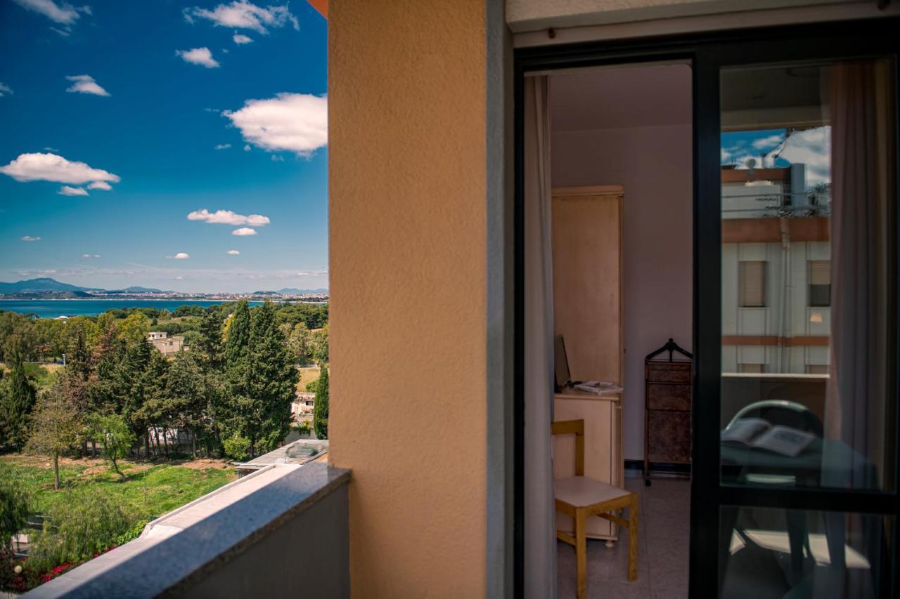 Hotel Califfo Quartu Sant'Elena Exterior photo