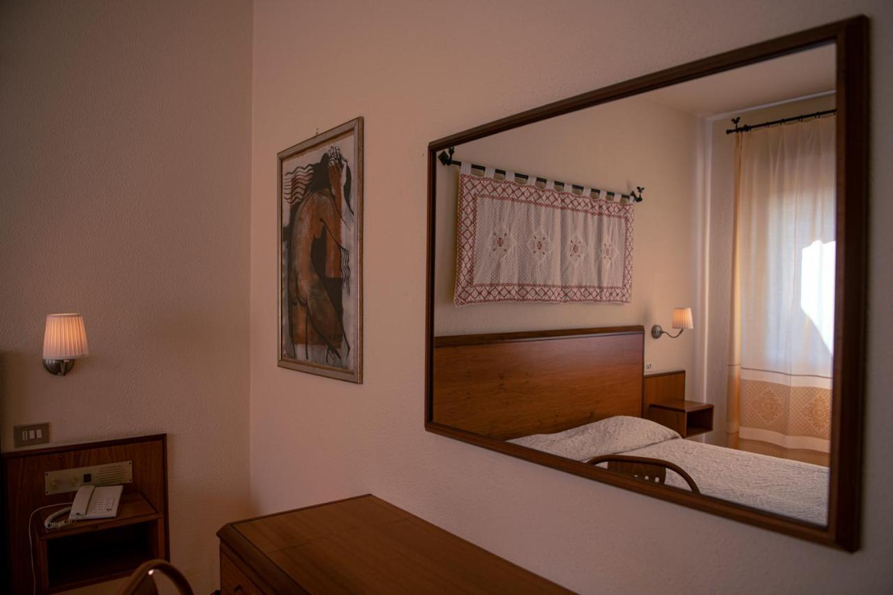 Hotel Califfo Quartu Sant'Elena Exterior photo