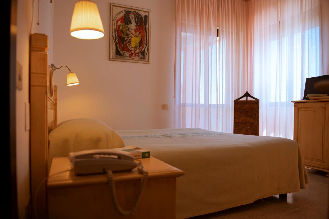 Hotel Califfo Quartu Sant'Elena Exterior photo